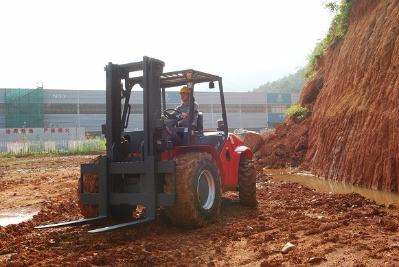 Backhoe Loader FD35 3.5 Ton Rough Terrain Forklift with Japanese Engine and Side Shifter