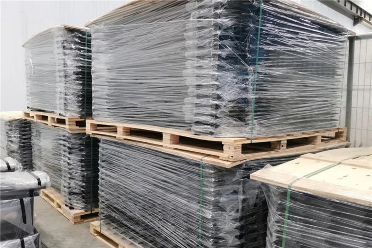2.4x2.4m Tubular Steel Fence Galvanized Metal Panel Iron Wire Mesh Ornamental