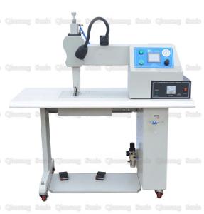 China 800 Watt Ultrasonic Sewing Machine For Fabric Sealing Cutting With 12mm Rotary Wheel factory