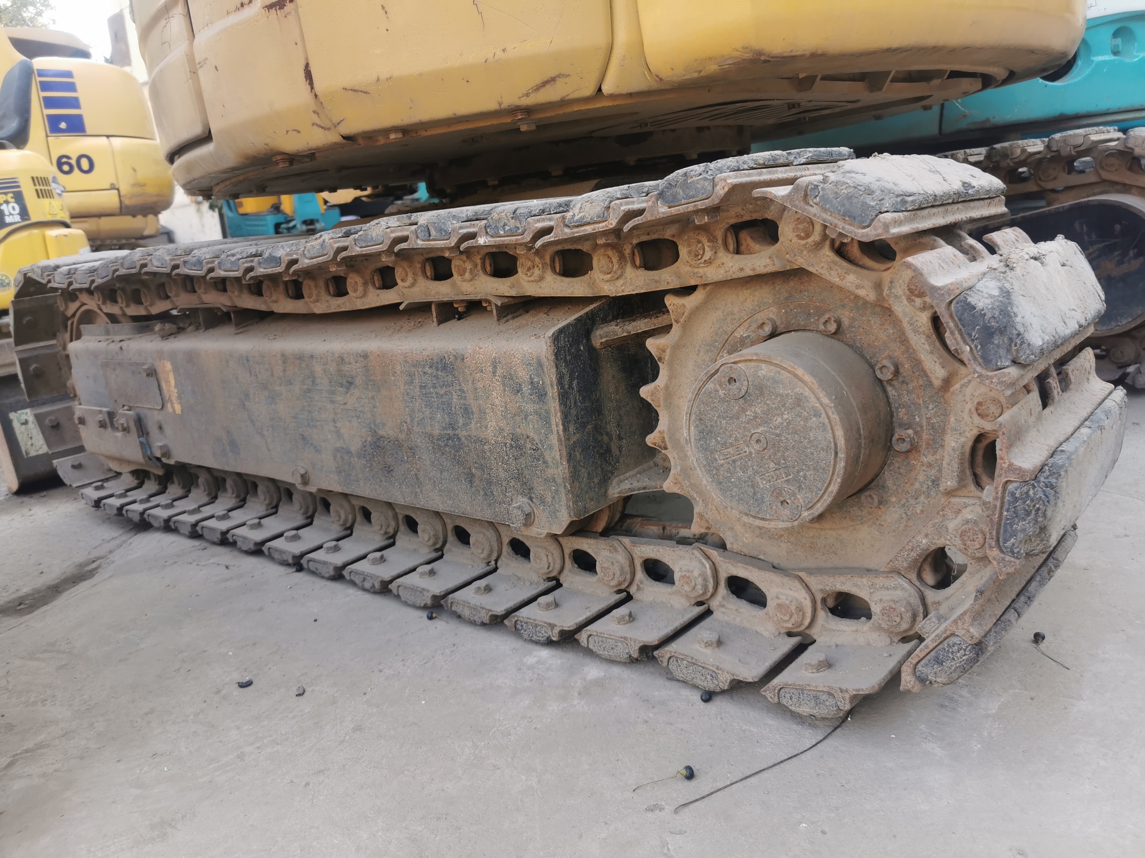 Original Cat 302C Small-Sized Crawler Excavator with 0.04 Bucket Capacity and Design