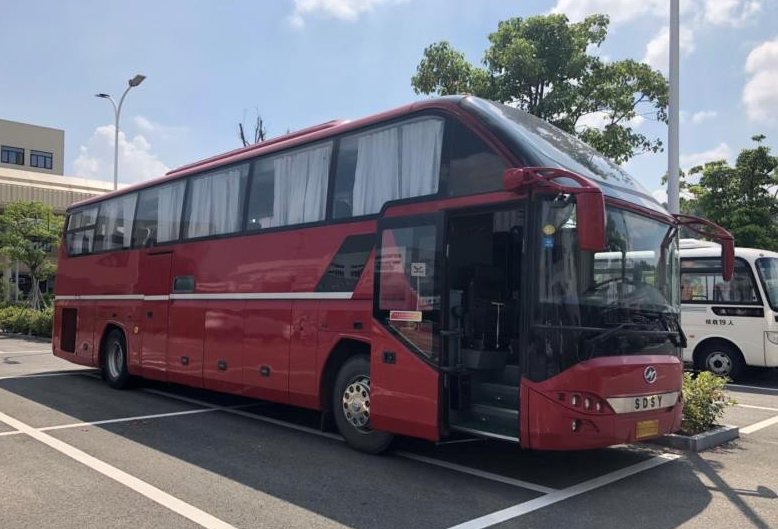 end Diesel Power Buses 51 Seats Passenger Autbus by Higer with YC6A260-20 Engine Model