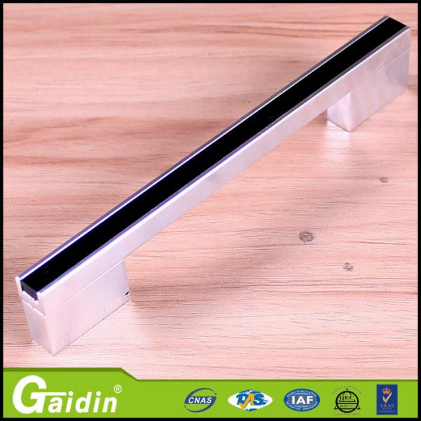 Make in China factory price Aluminium profile cabinet handles various standard