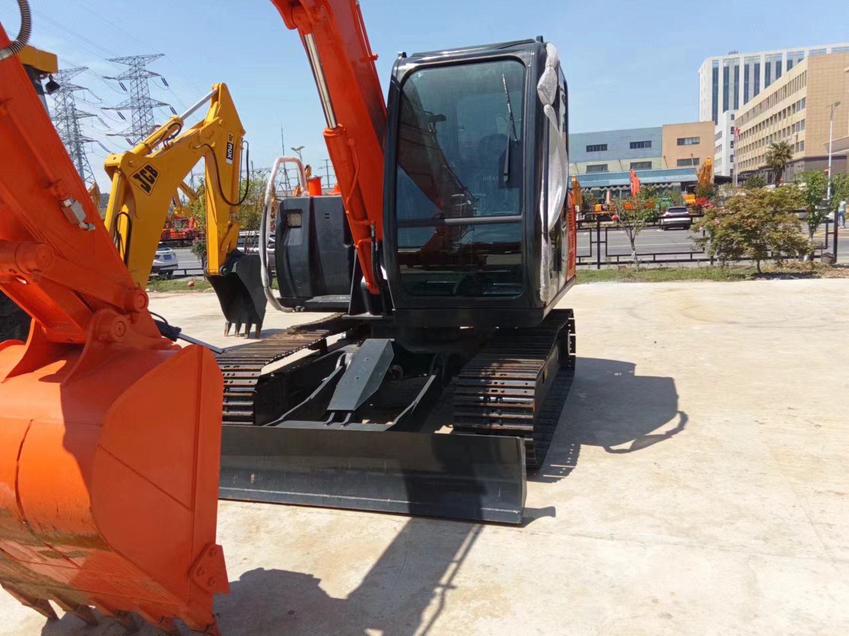 7 Ton Hitachi ZX70 Mini Excavator with and Hyperkinesis Assembled by Hitachi in Japan