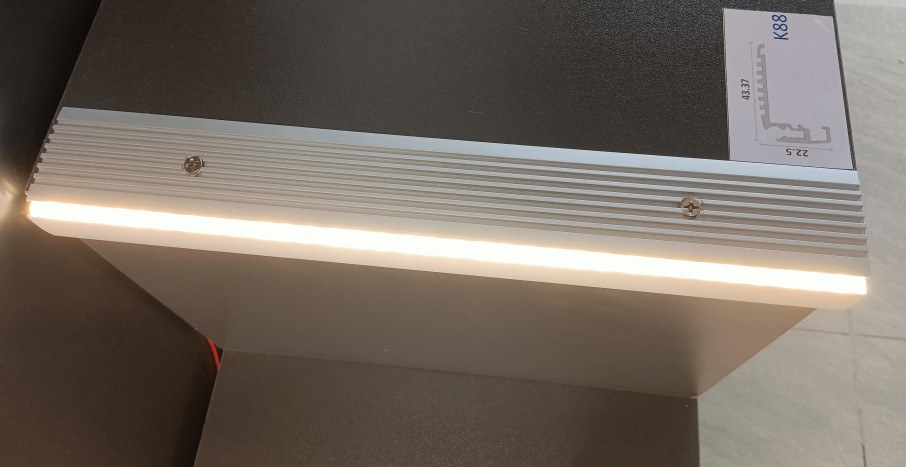 H22.5mm 6063 T5 LED Aluminium Extrusion Profiles Anodized Linear For Stair Lighting