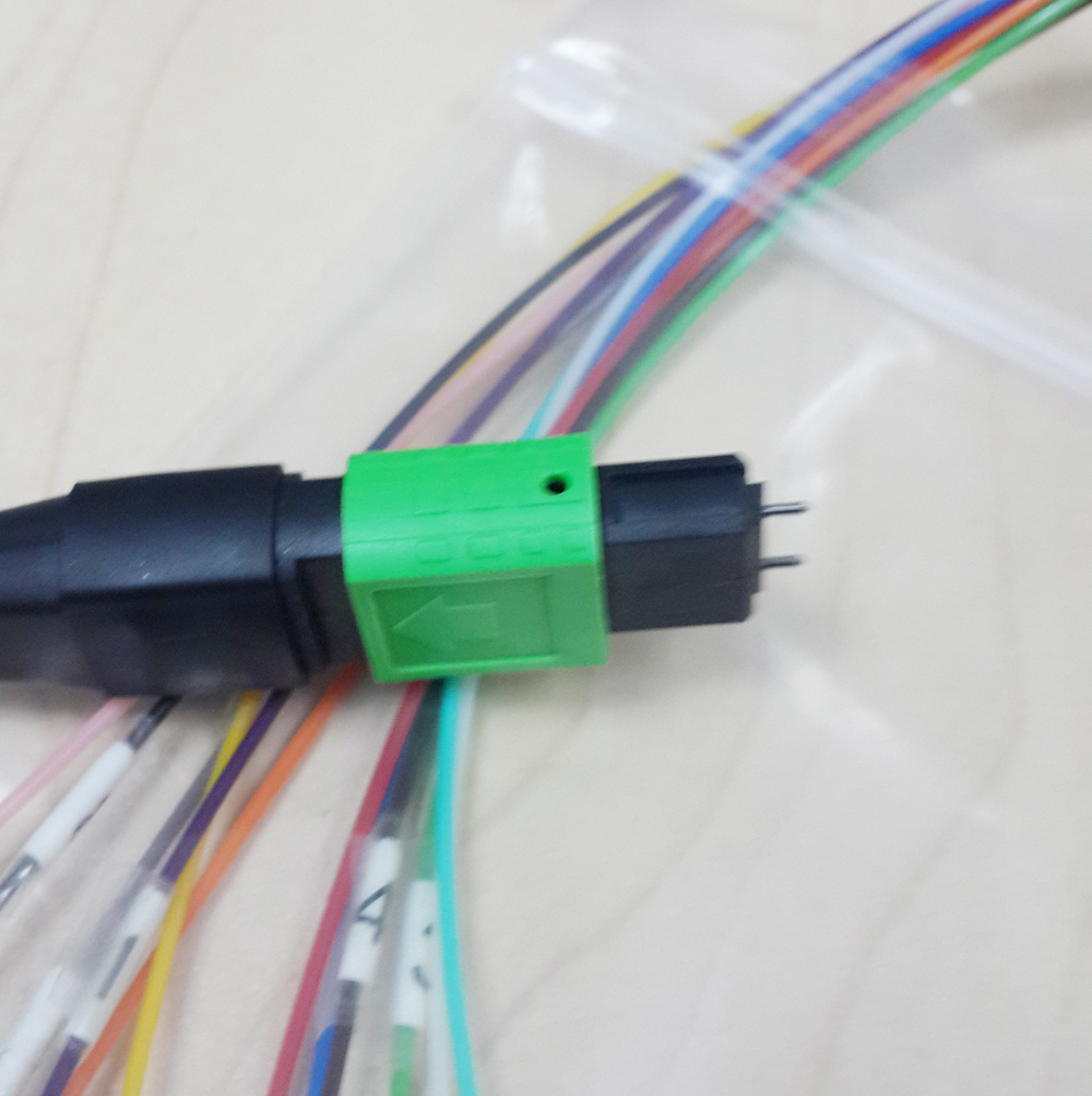 8/12/24 Fiber MTP MPO to LC Fanout Patch Cable for FTTB 0.9mm MPO Connector Type