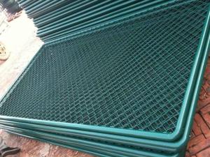 China Beautiful Hook Wire Mesh ,galvanized chain link fence,Security Fencing factory