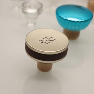China Vinolok Solid Glass Liquor Bottle Stopper Nature Cork Synthetic With Metal Top factory