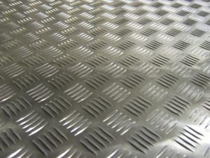 China Aluminum Checker Plate Big Five Bars, Small Five Bars, Diamond, 1050, 1060, 1100, 1200, 3003, 5052 Etc. factory