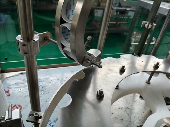Pesticide Filling Machine for 500-1500ml Plastic/Glass Bottles with No-Bottle No-Fill, No-Cap, No-Stop, Drip Protection, Automatic Alarm, and Shutdown