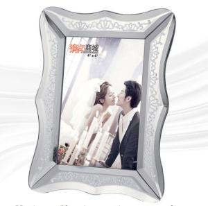 China Stylish Glass Mirror Photo Frame With Environmental Protection Paper Back Board factory