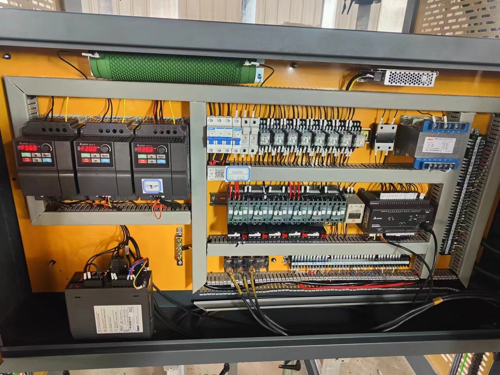 Customizable Cardboard Processing Machine with Slotting and Die Cutting