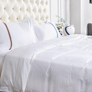 China 200TC Hotel Linen Bedding Set With Decoration Lines factory