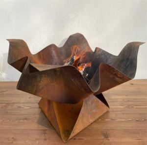 China Unique Garden Decoration Warming Firewood Corten Steel Outdoor Fire Pit Heater factory