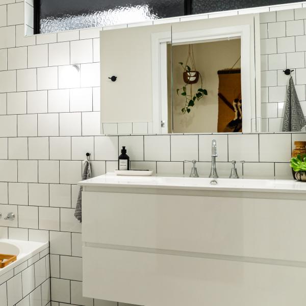 Flat Panel White Glossy Lacquer Bathroom Vanity Single Sink Water Resistant Toilet Modern