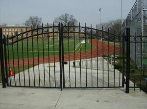 China Decorative Steel Wire Mesh Fence Panels Gate Hot Dipped Galvanized Surface factory
