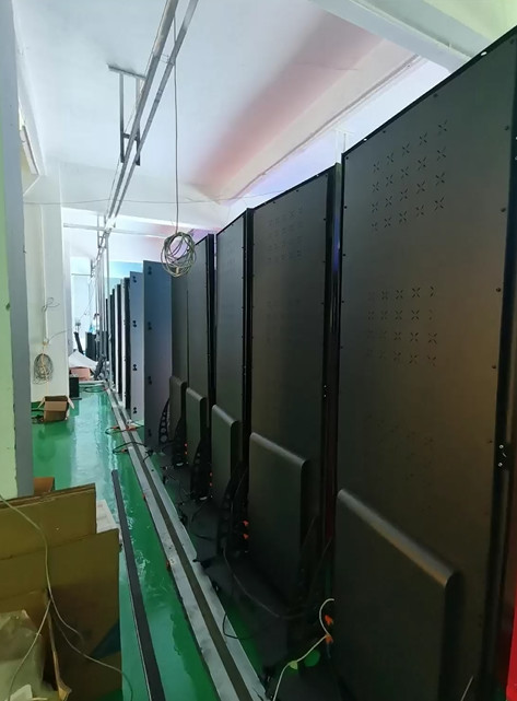 Indoor P2.5mm Creative LED Display 640x1920 3840Hz LED Poster Display