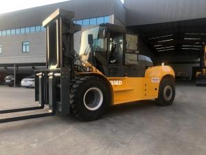 China 5500mm 30 Ton Forklift For Stacking 3 Layers Heavy Container factory