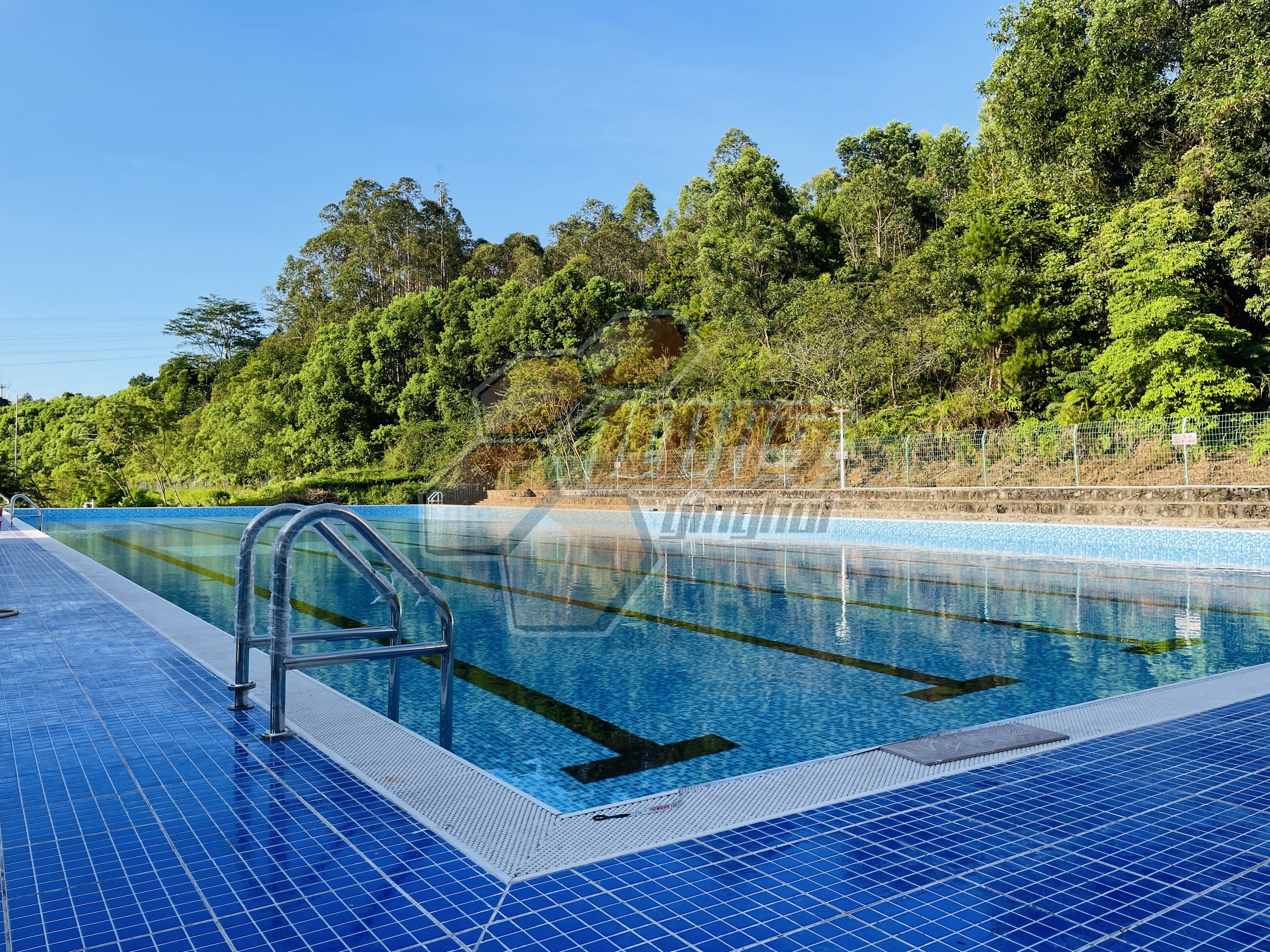 China Rectangular Prefabricated Competition Swimming Pool Water Temperature At 25℃ - 28℃ factory