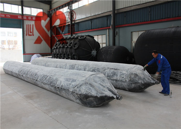 Ship Repair Rolling Marine Rubber Airbags inflatable With 1.8m Diameter