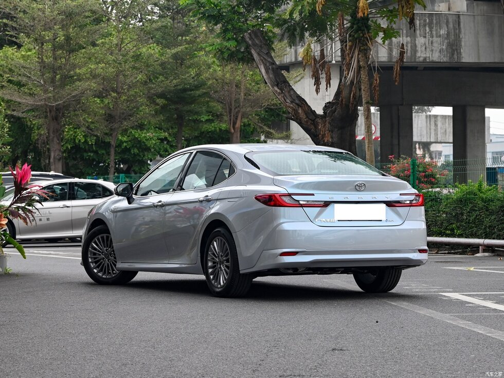 2024 Toyota Camry 4-Door Sedan 5-Seater GacT oyota 2.0 HGVP Luxury Version Sedan with 2825mm Wheelbase