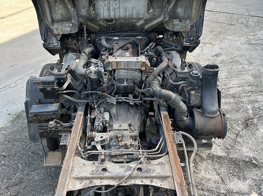 Mid Range Isuzu Used Trucks 4X2 Drive Diesel Second Hand Commercial Truck