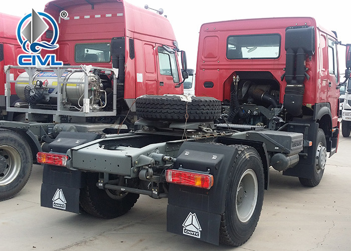 SINOTRUCK Terminal Tractor For Port With 5th Wheel Lifted Right Left Driving 4x2 266hp loading 50t-90t
