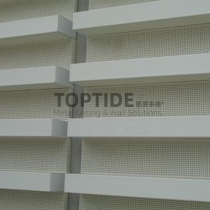China 2.5mm Thickness Aluminum Decorative Panel Integrated Linear Strip Kitchen Wall Cladding factory