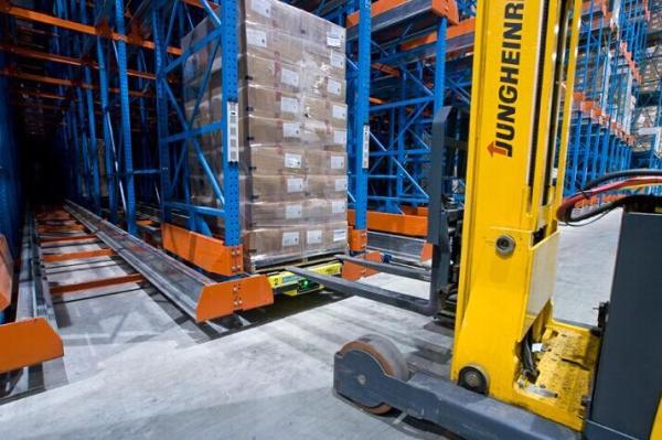 Nanjing Warehouse storage racking supplier / heavy duy metal radio shuttle