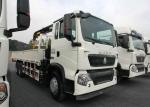 10 Wheels 10T Mobile Crane Truck , Crane Lift Truck High Capacity For Constructi