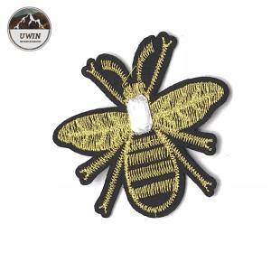 China Handmade Fashionable Iron On Embroidered Patches 3D Bee Rhinestone Crystal Material factory