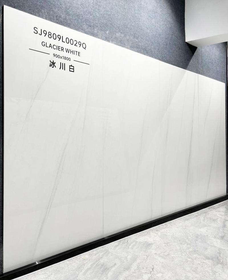 Carrara White Indoor Floor Tile Polished Glazed Porcelain Tile For Interior Design And Living Room 900x1800x9mm