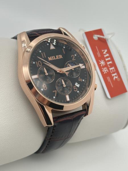 Sleek And Stylish Black Dial Quartz Light Watch Water Resistance Womens Luxury