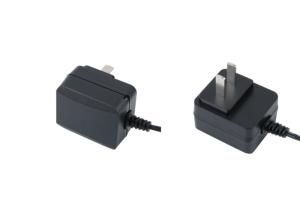 China Interchangeable Black or White AC DC Converter 0.2 lb in Plastic Case factory