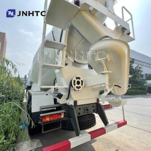 China Sinotruk HOWO 9m3 Concrete Mixer Truck Diesel Engine on sale