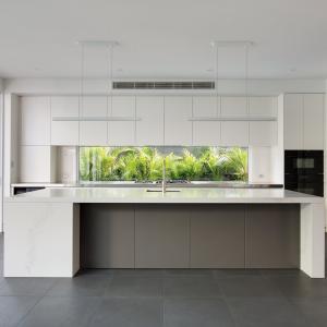China OEM Matte White Melamine Kitchen Cabinet Moisture Proof factory