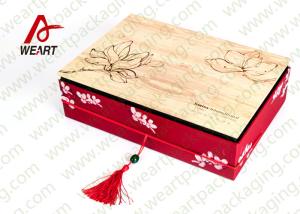 China Special Handle Christmas Cardboard Gift Boxes , Beautiful Corporate Gift Packaging Boxes factory