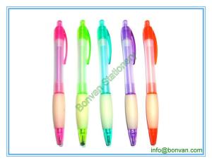 China personalized rubber plastic pen,gift use transparent pen factory