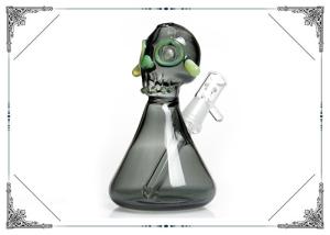 China Small Glass Bongs Green Skull Oil Rig Insert 3 - Hole Perc Mini Glass Water Pipes factory