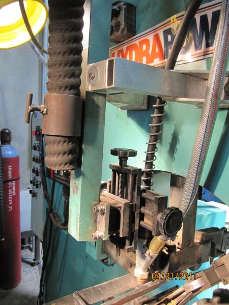 City Plaza Application Garden Light Pole Automated Production Line for Producing