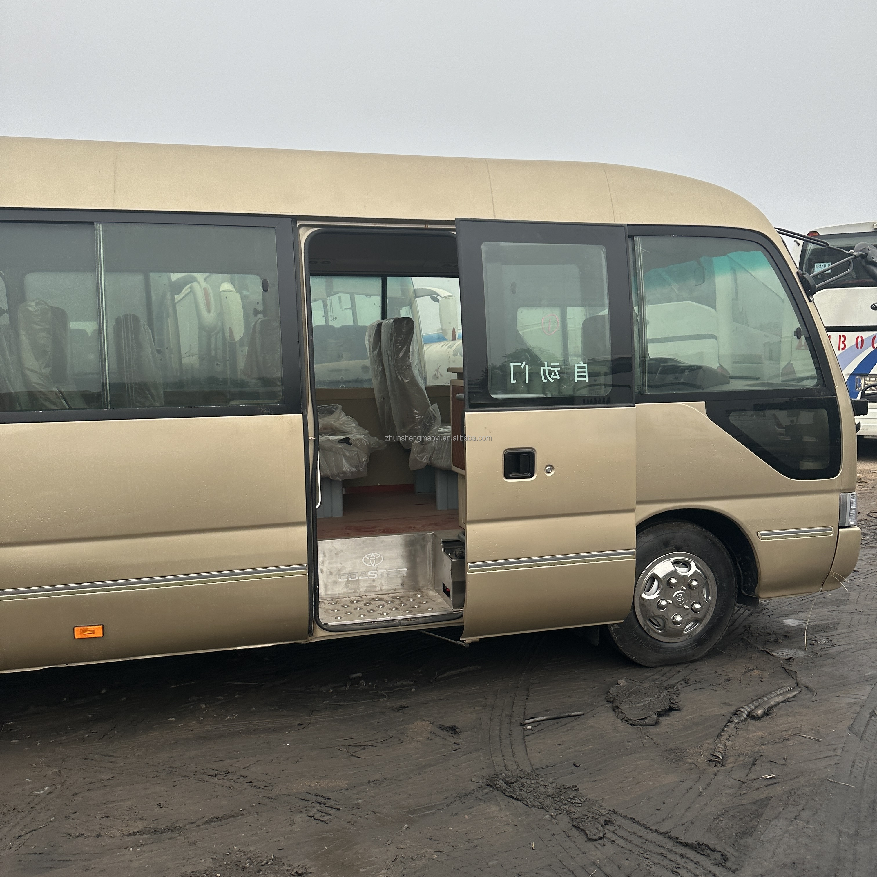 Fuel Type Diesel 6GR Engine Used Toyota Coaster Bus with 12-23 Seats and Left Hand Drive