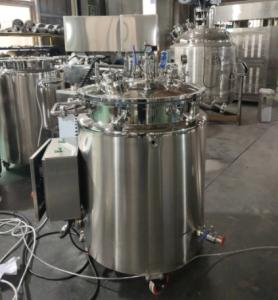 China 50 - 100 Liters Movable Gelatin Melting Tank With Strong Paddle And Vacuum System factory