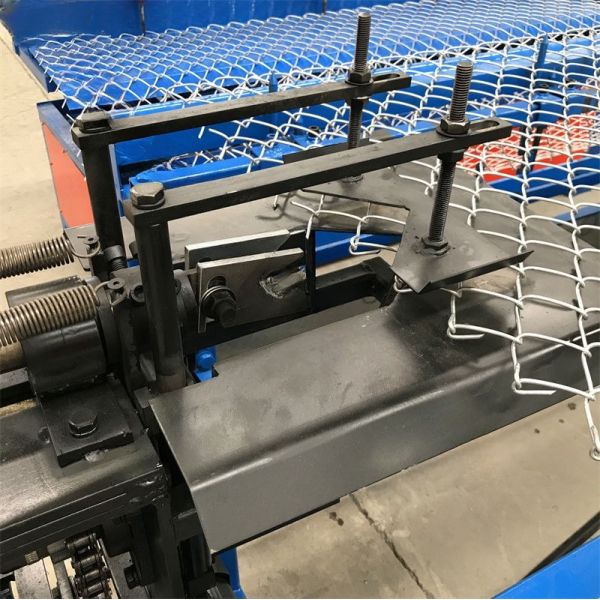 Multi Functional Automatic Chain Link Fence Machine Quick Setup 150㎡/H