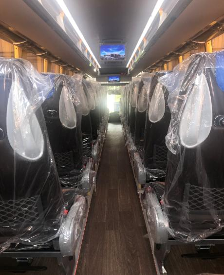 53 Seats Kinglong Diesel Power Buses and Luxury Coaches Right Hand Drive Coach Bus