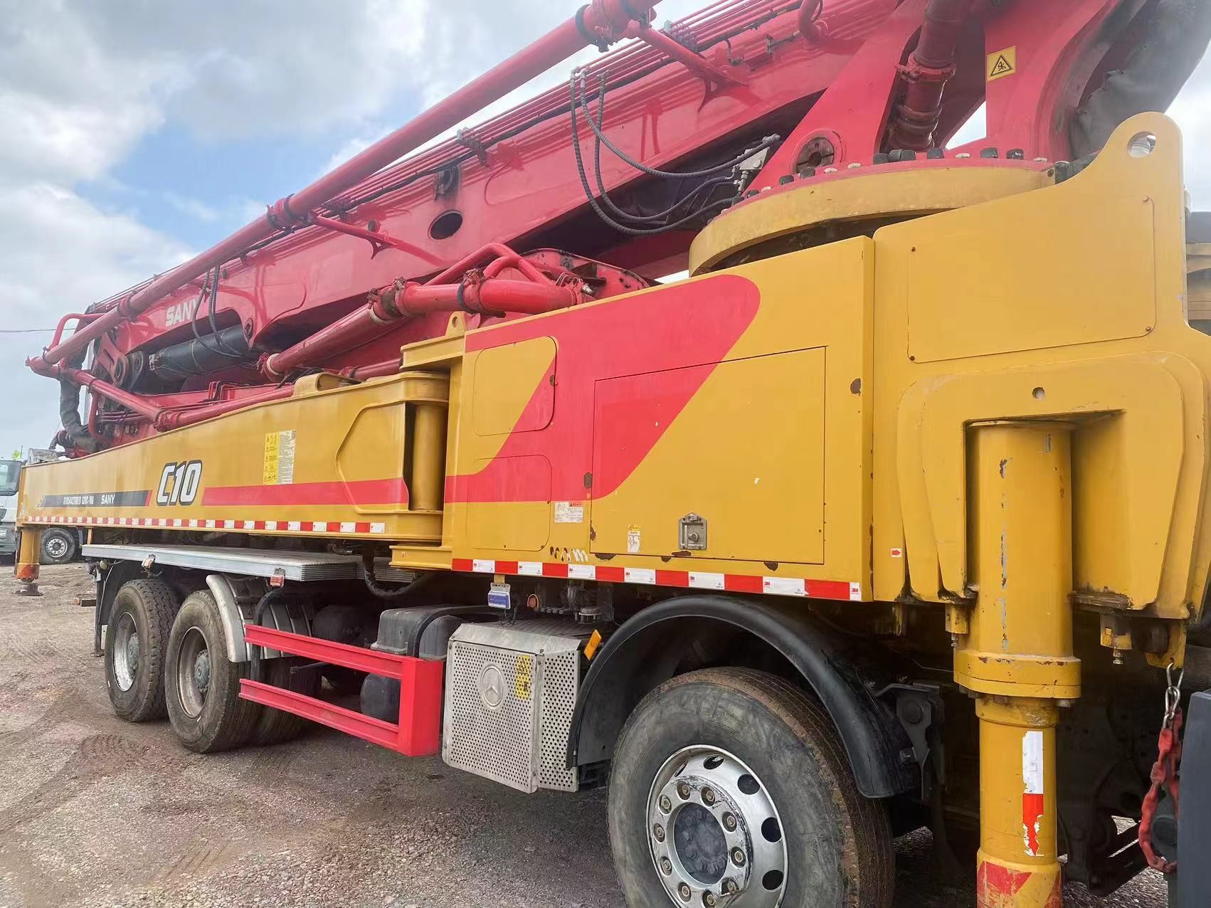 2021 Sany 62 Meter Mercedes Chassis Yellow And White Good Condition Second Hand Concrete Pump Truck