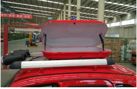 2018 China new enclosed cabin tricycle three wheeled passenger tricycle petrol type