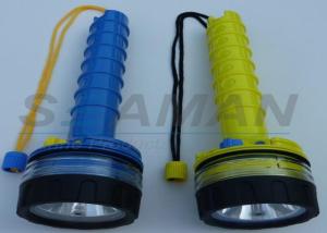 China 6v 8W 820 lumen water sports equipment cree Led scuba diving torch factory