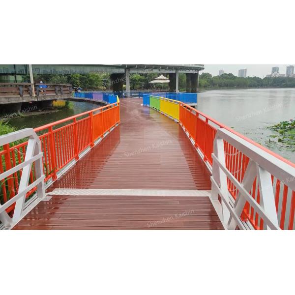 China UV Resistant Marine Aluminum Gangways Long Lifespan Floating Docks Ramp factory