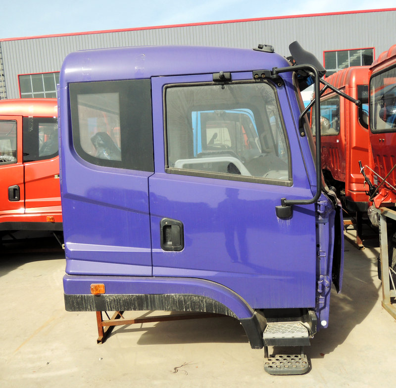 Dongfeng TT50 Light Truck Cabin With Single & half Sleeper