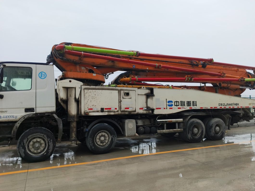 The Company Directly Sells The Used 56 Meters of Zoomlion Concrete Pump Truck