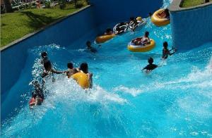 China Water Park Lazy River Equipment, Water Games Playground Equipment factory